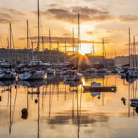 Marvellous Seafront Appartamento